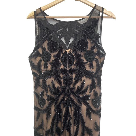 Adrianna Papell Black Beaded Overlay Sleeveless Formal Gown - Picture 5 of 10